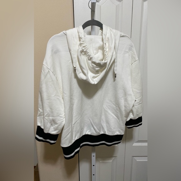 Dolce and Gabbana White Hoodie with Black Logo - Picture 5 of 5